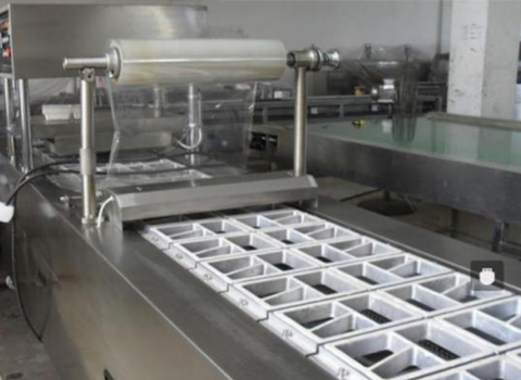 一托三全自動預制菜灌裝機
